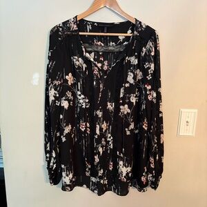 White House Black Market Black Floral Blouse, Sz 12